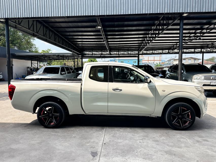 ขายรถ nissan NP300 Navara 2.5 King Cab Calibre E Pickup ปี 2015 สีขาว เกียร์ธรรมดา รูปย่อยที่ 4