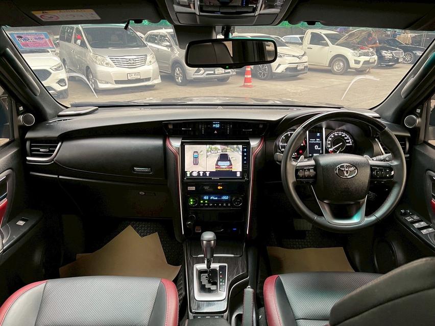 รหัสรถ WMT53 สภาพป้ายแดง Fortuner 2.8 Legender ปี 2022 7