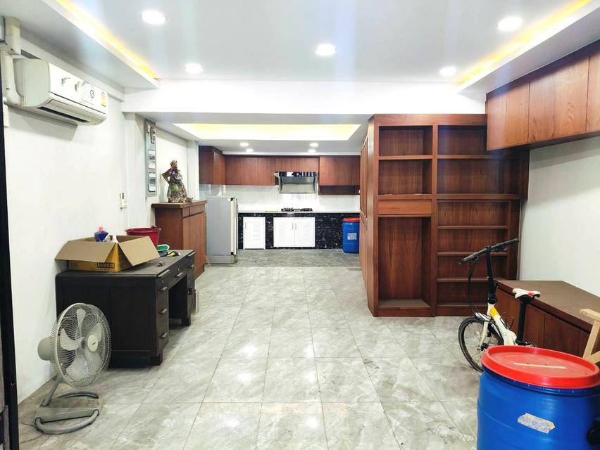 ขายอาคารพาณิชย์ 4 ชั้น 15.4 ตร.ว. ซ.เจริญราษฎร์ 5 แยก 4 สภาพพร้อมอยู่ ตกแต่งอย่างดี 3