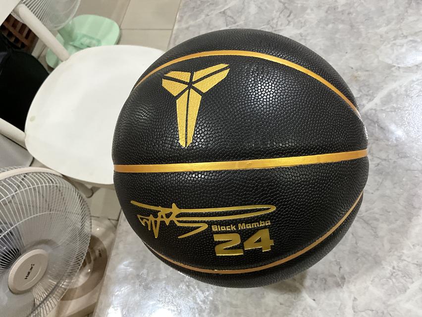 บาสเกตบอล Kobe "Black Mamba" No. 7 หนังแท้ – รุ่นพิเศษเพื่อแฟนพันธุ์แท้