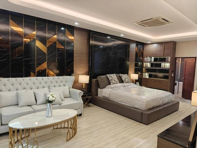 ให้เช่าโฮมออฟฟิศ 3 ชั้นครึ่ง หลังมุม 300 ตรม. 4 ห้องนอน โครงการ Diamond Ville ลาดพร้าว–วังหิน ซอย 4 ใกล้เลียบด่วน 4