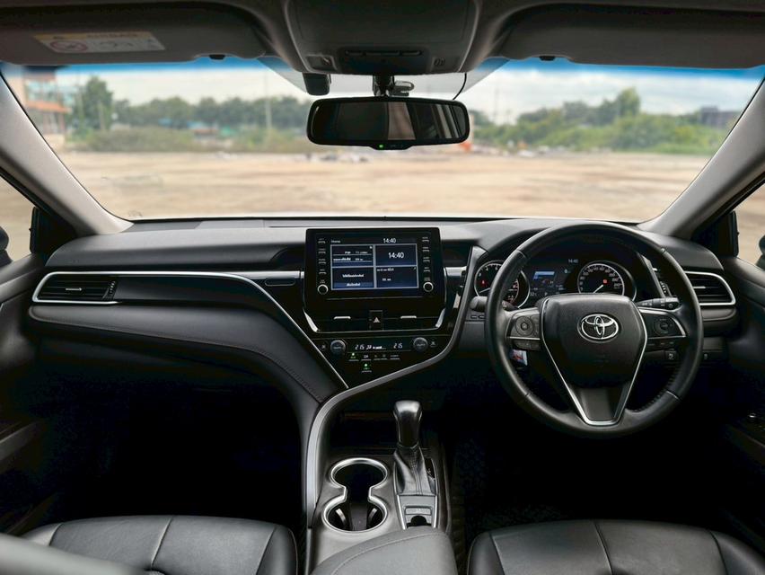 TOYOTA. CAMRY  Sedan 4dr Sport SA 8sp FWD 2.5 (MNC)  Y2022 สีขาว  ออโต้ 17