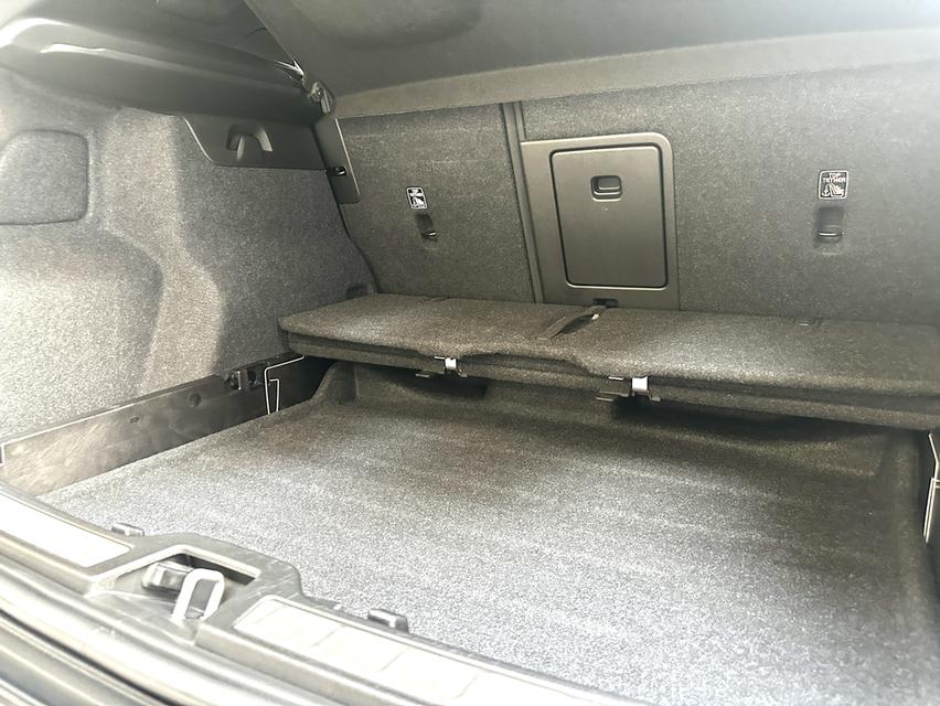 VOLVO XC40 2.0 T5 R-design AWD ปี2019 15