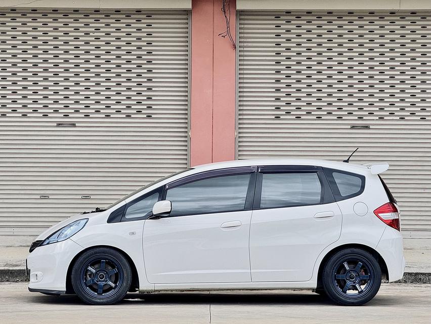 HONDA JAZZ GE 2011 AUTO V IVTEC รูปที่ 3