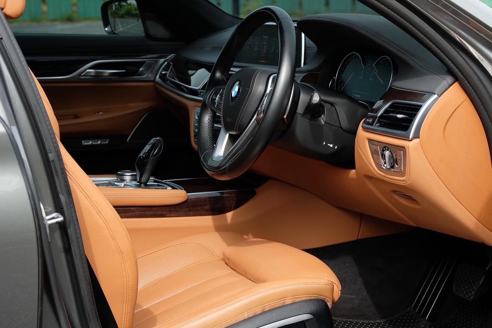 รหัสรถ TNS85 BMW 740Li Pure Excellence ( G12 ) ปี 2016  10
