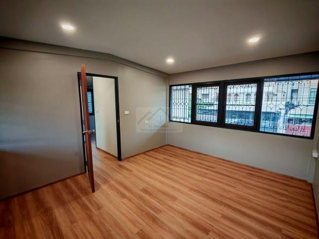 ให้เช่าบ้านเดี่ยว 2 ชั้น 58 ตรว. ซ.ลาดพร้าว 74 ปรับปรุงใหม่ทั้งหลัง ใกล้รถไฟฟ้า สายสีเหลือง 6
