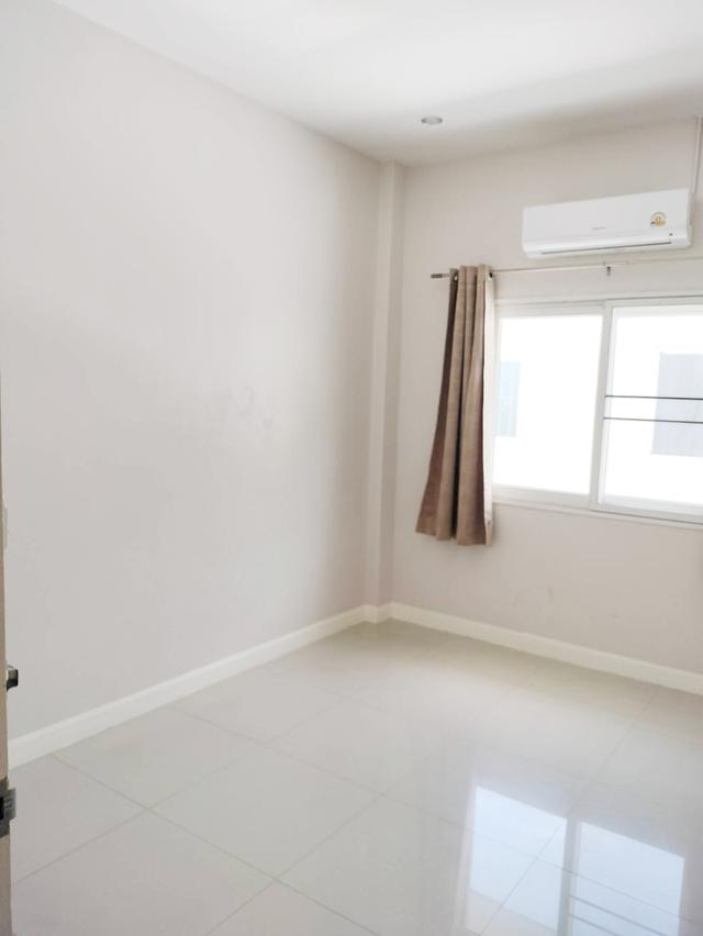 ให้เช่าบ้านเลี้ยงสัตว์ได้ ทาวเฮ้าส์ 2 ชั้น หมู่บ้านบุญฑริคนิวสไตล์ อยู่ลำลูกกา คลอง4 ปทุมธานี ใกล้โรงเรียนแย้มสะอาด,ฟิวเจอร์ 16