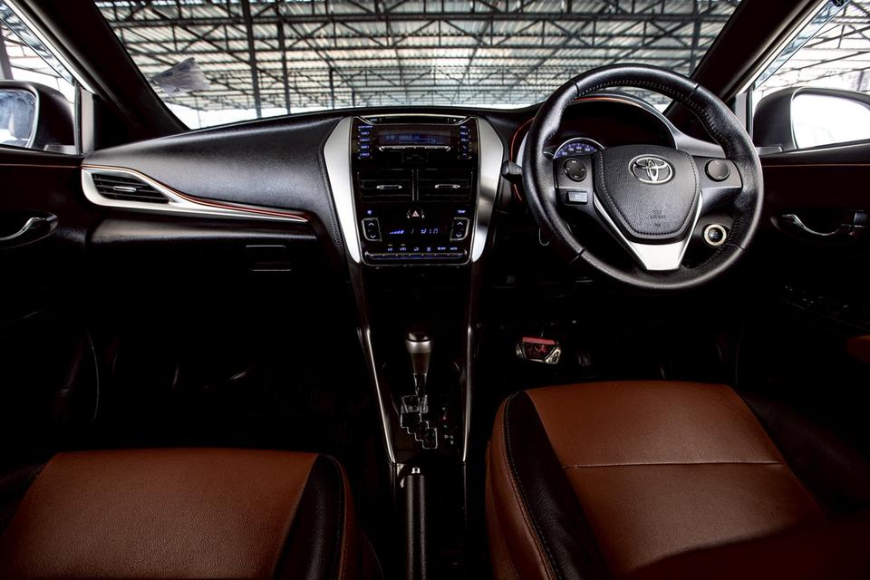 Toyota Yaris 1.2G ปุ่มสตาท์ ปี 2018 สีขาว  17