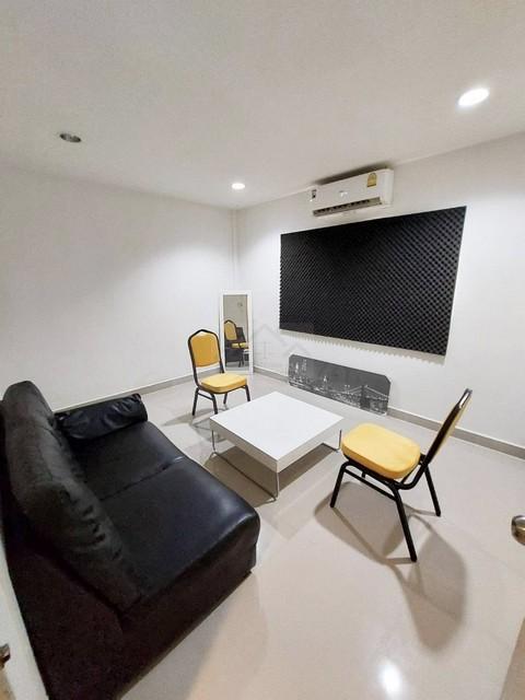 ให้เช่าทาวน์โฮม 3 ชั้น 4 ห้องนอน รามอินทรา 34 รีโนเวหใหม่ เลียบทางด่วนรามอินทรา **รับจดทะเบียน, รับสัตว์เลี้ยง 5