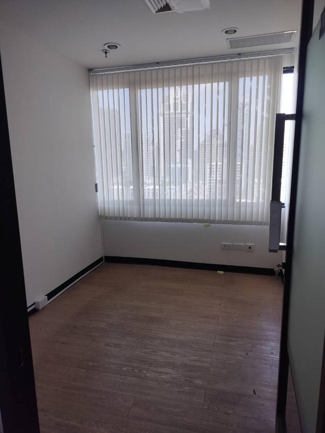 Office space for Rent on Asoke- Ocean Tower 2,   313.61 Sqm. 75/23 (17D) 3