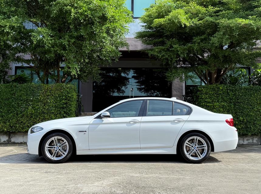 2016 BMW 520D MSPORT LCI รถมือเดียวออกป้ายแดง รถวิ่งน้อย เข้าศูนย์ตามระยะ รถไม่เคยมีอุบัติเหตุครับ