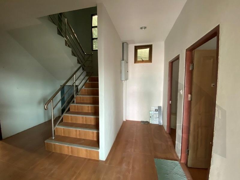 #ให้เช่าโกดังบางพลีใหญ่  สมุทรปราการ ขนาด 2,400 ตร.ม  มีออฟฟิส 2 ชั้น มีห้องพักจำนวน 9 ห้อง  2