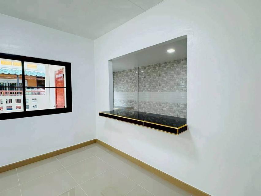 ทาวน์เฮ้าส์ 2 ชั้น หลังมุม ใกล้ตลาดน้ำ ไทรน้อย หมู่บ้านพฤกษา 10 ซอย 42 10
