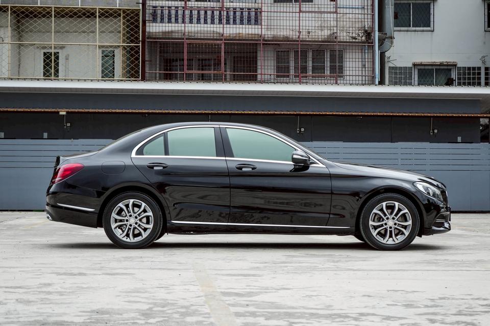 รหัสรถ CBL2127 🚘 Mercedes-Benz C180 Avantgarde หรูหราแต่เข้าถึงได้ง่าย 💫