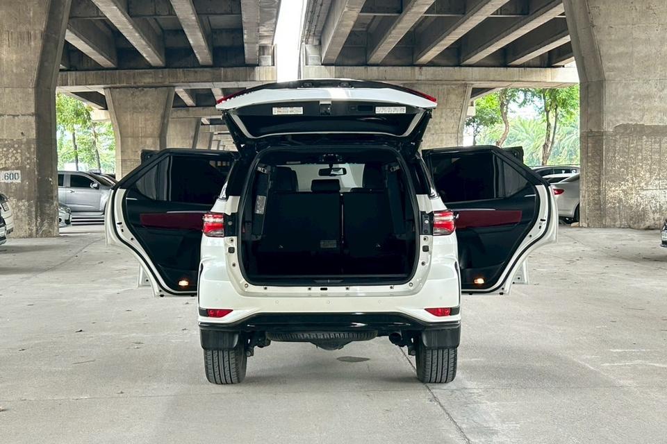 Toyota Fortuner 2.4 Legender 2WD AT ปี 2022 8