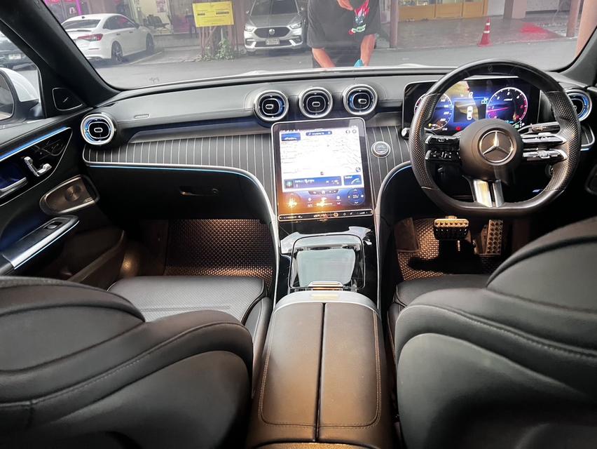 รหัสรถ KPV6703 2023 Benz C220d AMG หลังคาแก้ว 9