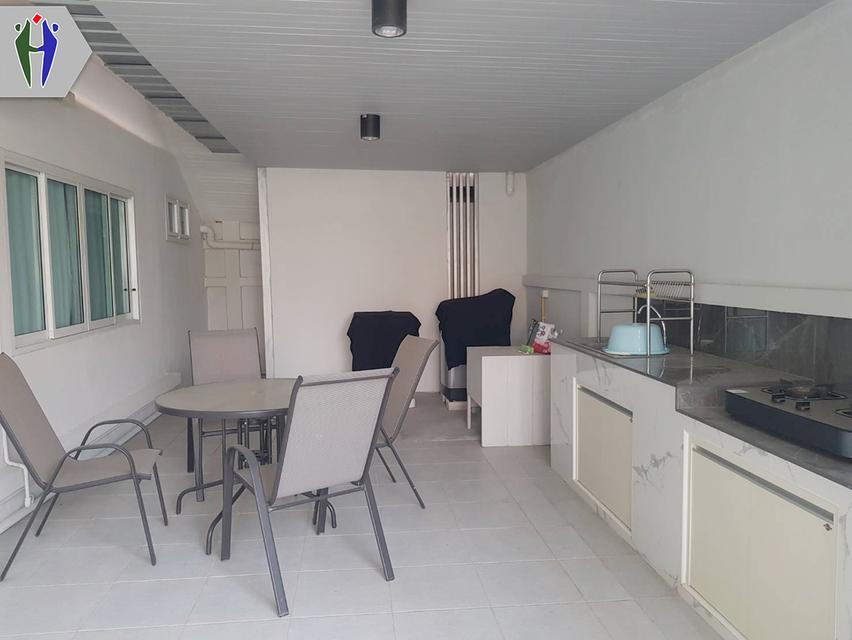 บ้านเดี่ยวพลูวิลล่าให้เช่าใกล้อ่างเก็บน้ำชากนอก 65,000 บาท  ขนาด 100 ตารางวา 4 ห้องนอน4 ห้องน้ำ  ภายในบ้านมาพร้อมกับ 	บิ๊วอินครัวพร้อมเครื่องดูดควัน 5