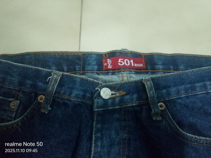 ลีวาย501แท้ ขาย2000บาท สภาพใช้งานมาแล้ว สภาพยังดีอยู่ระดับหนึ่งตามรูปเลยครับ 3