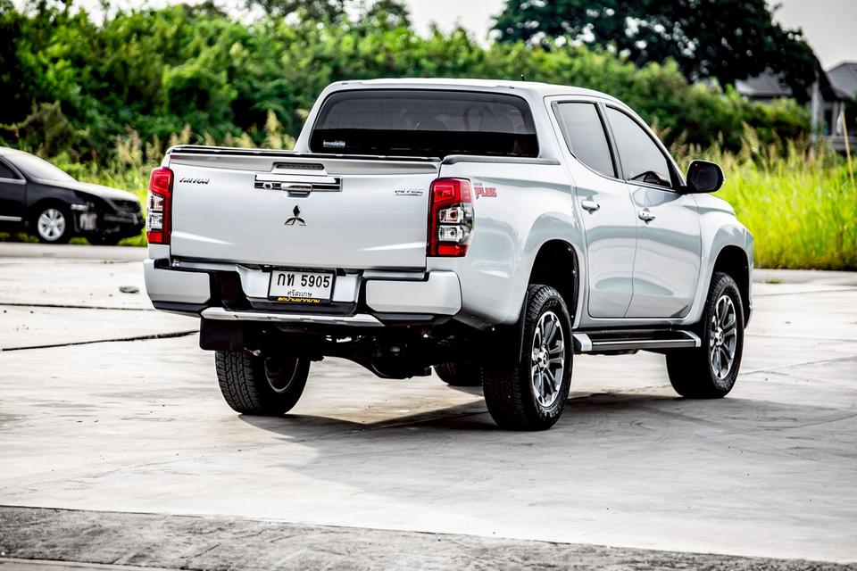 MITSUBISHI TRITON 2.4GT PLUS DOUBLE CAB ปี 2019 สีเทา เกียร์ออโต้  7