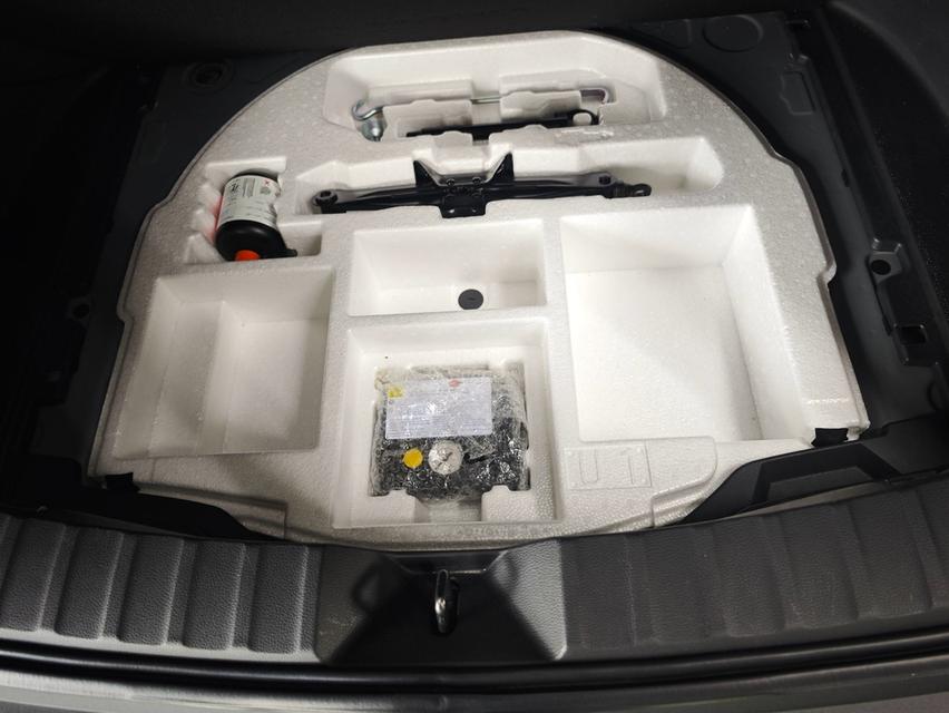 2021 Toyota Corolla CROSS 1.8 HYBRID PREMIUM SAFETY AT รถสวย มือเดียวป้ายแดง ไมล์น้อย รูปที่ 20
