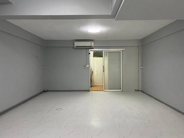 HR 10547 ให้เช่าบ้าน 2 ชั้น 25 ตรว. ใจกลางเมือง ซอยเอกมัย 12 ปรับปรุงใหม่ ใกล้ทองหล่อ 3