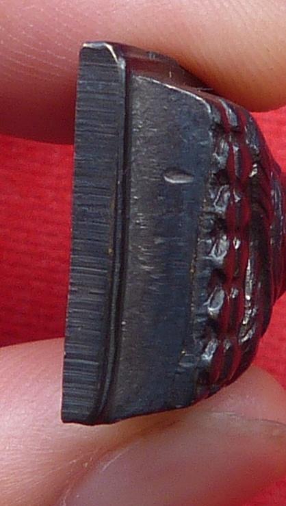 หลวงปู่ทวดพิมพ์ใหญ่หลังหนังสือ 5