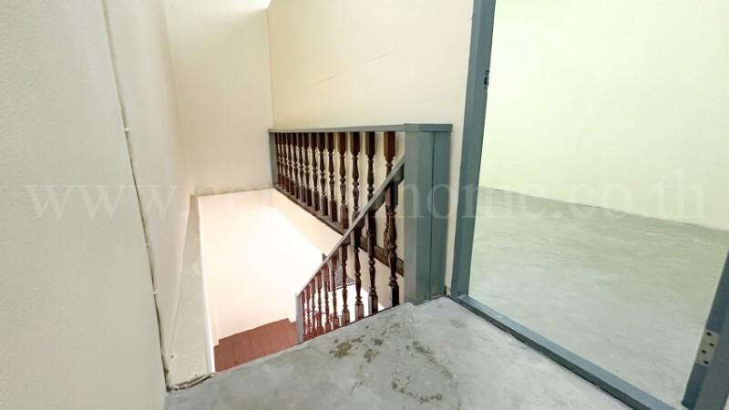 ทาวน์เฮ้าส์ 3 ชั้น ซอย กรุงเทพ - นนทบุรี 23 (จันทร์เกษม) ราคาถูกมาก 11