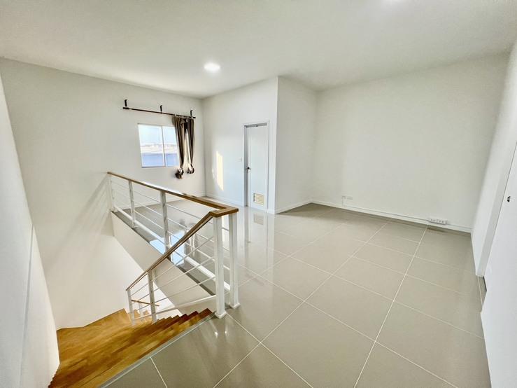 ขาย อาคารพาณิชย์ 3 ชั้น หน้ากว้าง 5.5 ม. ในซอยกันตนา นนทบุรี 9