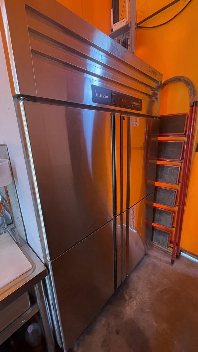 ตู้แช่แข็งขนาดใหญ่ 4 ประตู -2 ระบบ 1000L