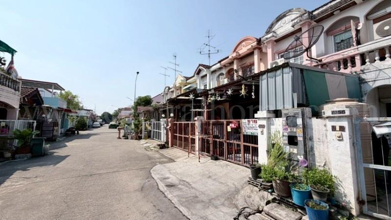 ทาวน์เฮ้าส์ นันทนา การ์เด้นท์ 2 ท่าอิฐ 2