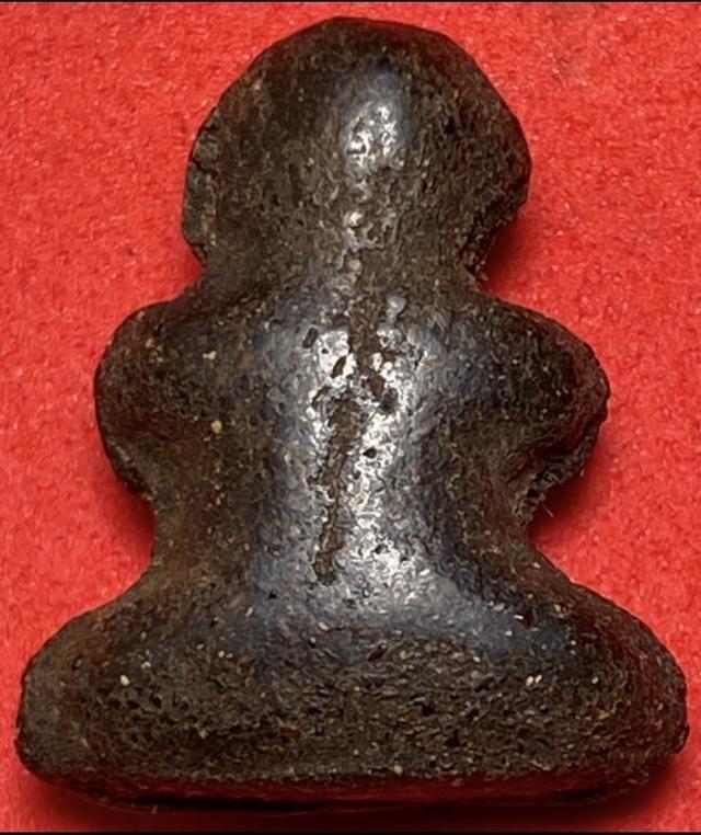 พระปิดตา เนื้อผงคลุกรัก ไม่ทราบที่ 2