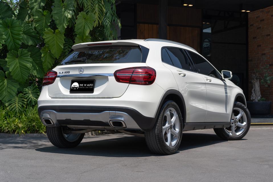 “Mercedes-Benz GLA200 Urban“ Facelift  ปี 2018 รูปที่ 2
