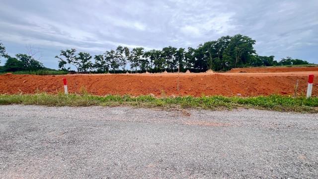 ขายที่ดินปลวกแดงระยอง ขายที่ดินเนื้อที่ 4 - 6 ไร่ (มี 3 โฉนดโฉนดละ 2 ไร่) ผังสีเหลือง 3