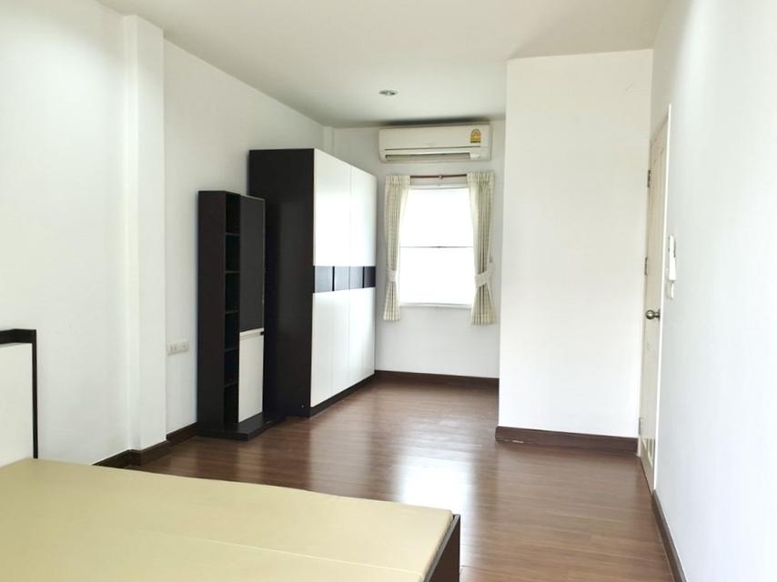 ทาวน์เฮ้าส์ 2 ชั้น กว้าง 8 เมตร ทำเลดี 10 นาที ถึง รถไฟฟ้า ราคาดีจับต้องได้ งบไม่บานปลาย คลิก!! 5