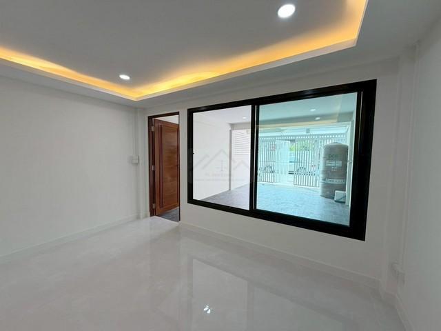 ขายทาวน์เฮาส์ 2 ชั้น ซอยเสนานิคม1 ซอย 35 รีโนเวทใหม่ พร้อมเข้าอยู่ ใกล้เกษตรนวมินทร์ โชคชัย 4 8
