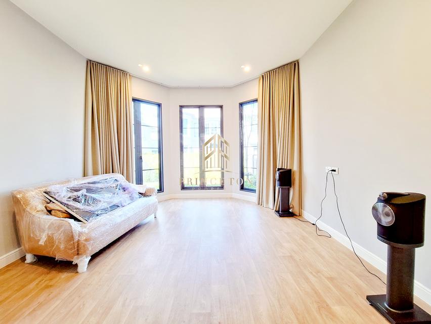 Luxury House Narasiri Krungthep Kreetha 11