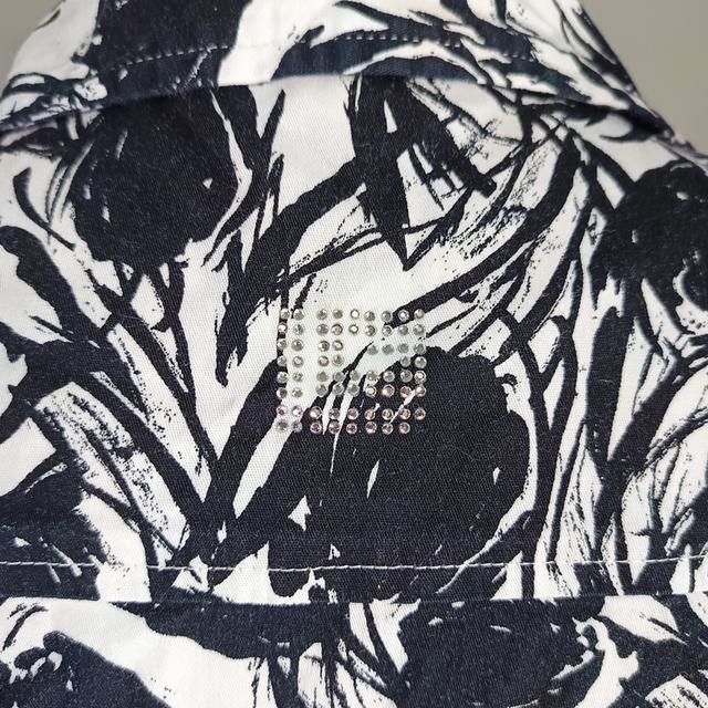 USED Guy Laroche - White Floral A Line Dress | เดรสสั้นสีขาว สีดำ เดรสทรงเอ ลายดอก แขนสั้น คอปก วินเทจ แท้ มือสอง 6