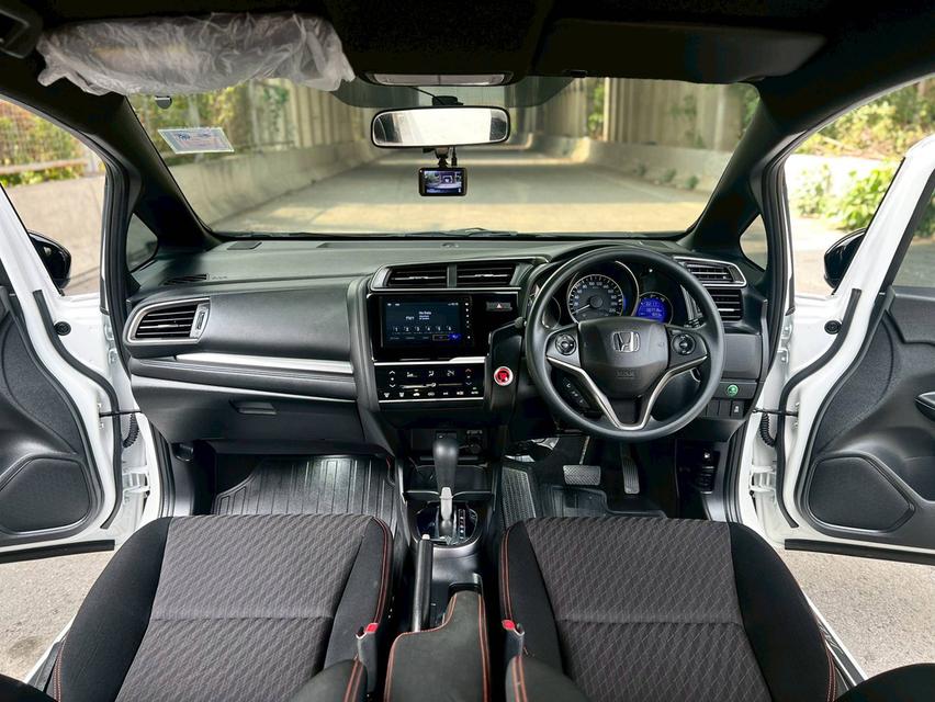 2021 HONDA JAZZ 1.5 RS ปี 21 จด 22 ราคา 559000 บางแค • เลขไมล์เพียง 7,000 กม.เท่านั้น • รถบ้านแท้ มือเดียวสภาพป้ายแดง • ประวัติศูนย์ Honda ชัดเจน • โ รูปที่ 17