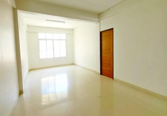 ตลาดสดไอยรา พลาซ่า 2.2กม.ให้เช่าอาคารพาณิชย์ 4.5 ชั้น 22ตร.วา. 342ตร.ม. 3นอน ใกล้แมคโครคลองหลวง 6