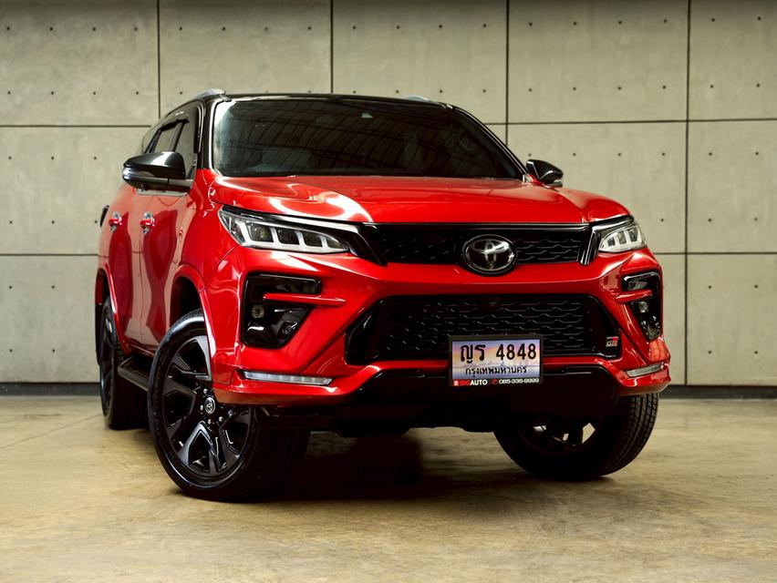 2022 Toyota FORTUNER 2.8  GR Sport (Black Top) 4WD SUV AT