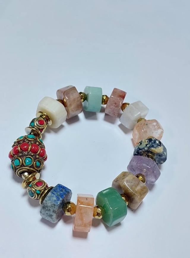 หินธรรมชาติทรงเหลี่ยมคั่นแร่เฮมาไทต์ลูกปัดเนปาล 13×16 mm ยาว 18 cm.