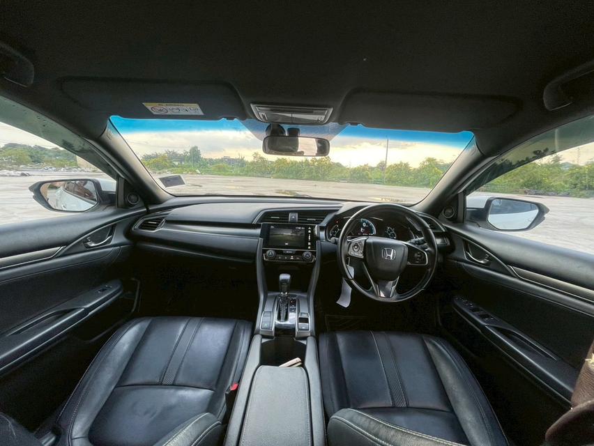 HONDA CIVIC FK 1.5 TURBO สีขาว ปี 2017 เกียรออโต้ 10