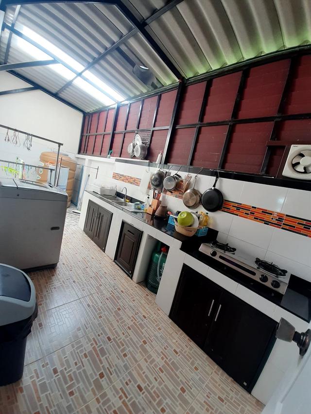 ขายทาวน์เฮ้าส์สภาพใหม่ 2 ชั้น 4 ห้องนอน 2 ห้องน้ำ 2 ที่จอดรถ ไอลีฟ ทาวน์ พระราม 2 กม.18 (เจ้าของประกาศขายเอง ไม่ผ่านนายหน้า) ราคา 2.3 ล้านบาท (I Leaf 9