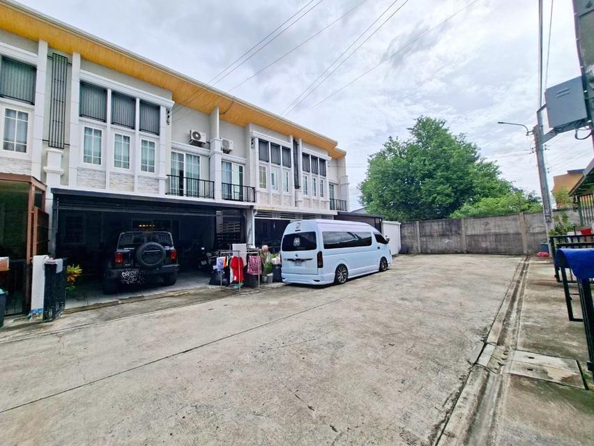 ขายบ้าน 2 ชั้น หมู่บ้านโกลเด้นทาวน์2 ลาดพร้าว-เกษตรนวมินทร์ ซอยนวมินทร์42 แยก27 3