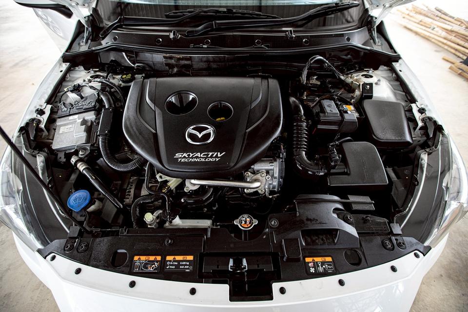 Mazda 2 1.5 XD Sport ดีเซล ปี 2015 สีขาว มือเดียวป้ายแดง 11