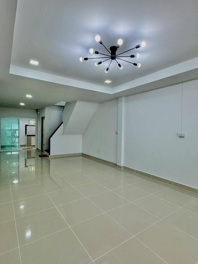 หมู่บ้านจิตรณรงค์การ์เด้นเฮา 7