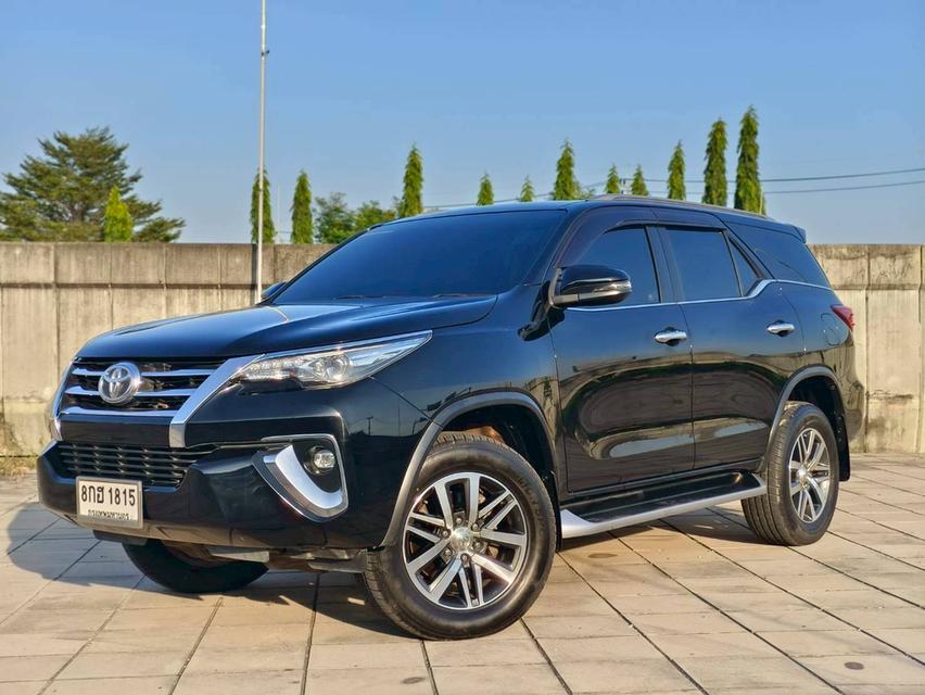 TOYOTA FORTUNER 2.4 V 4WD ปี 2019 