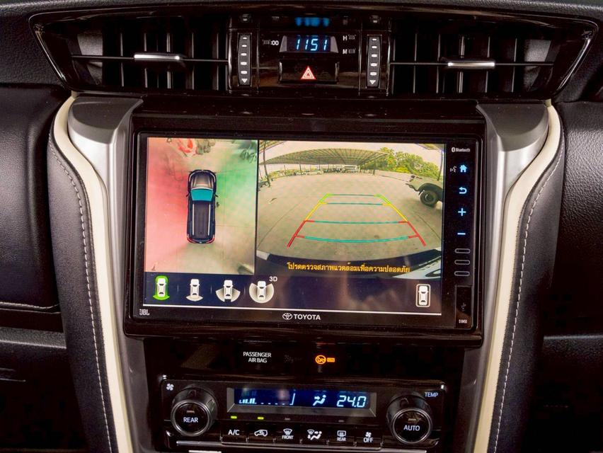 Toyota Fortuner 2.8 Legender 4WD ปีจด 2021 20