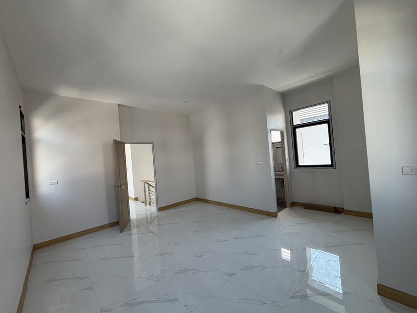 ขายบ้านเดี่ยว 2 ชั้น (สร้างใหม่) เนื้อที่ 75 ตร.ว. ทำเลซอยบรมราชชนนี 78 แยก 1 กทม. 6