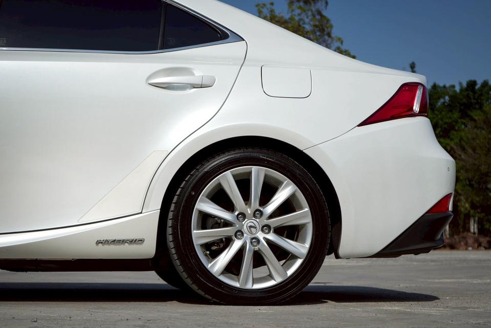 LEXUS IS300h 2.5 Luxury AT 2016 รูปที่ 17